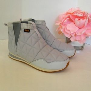 Women's Teva grey quilted Chelsea  ankle boots